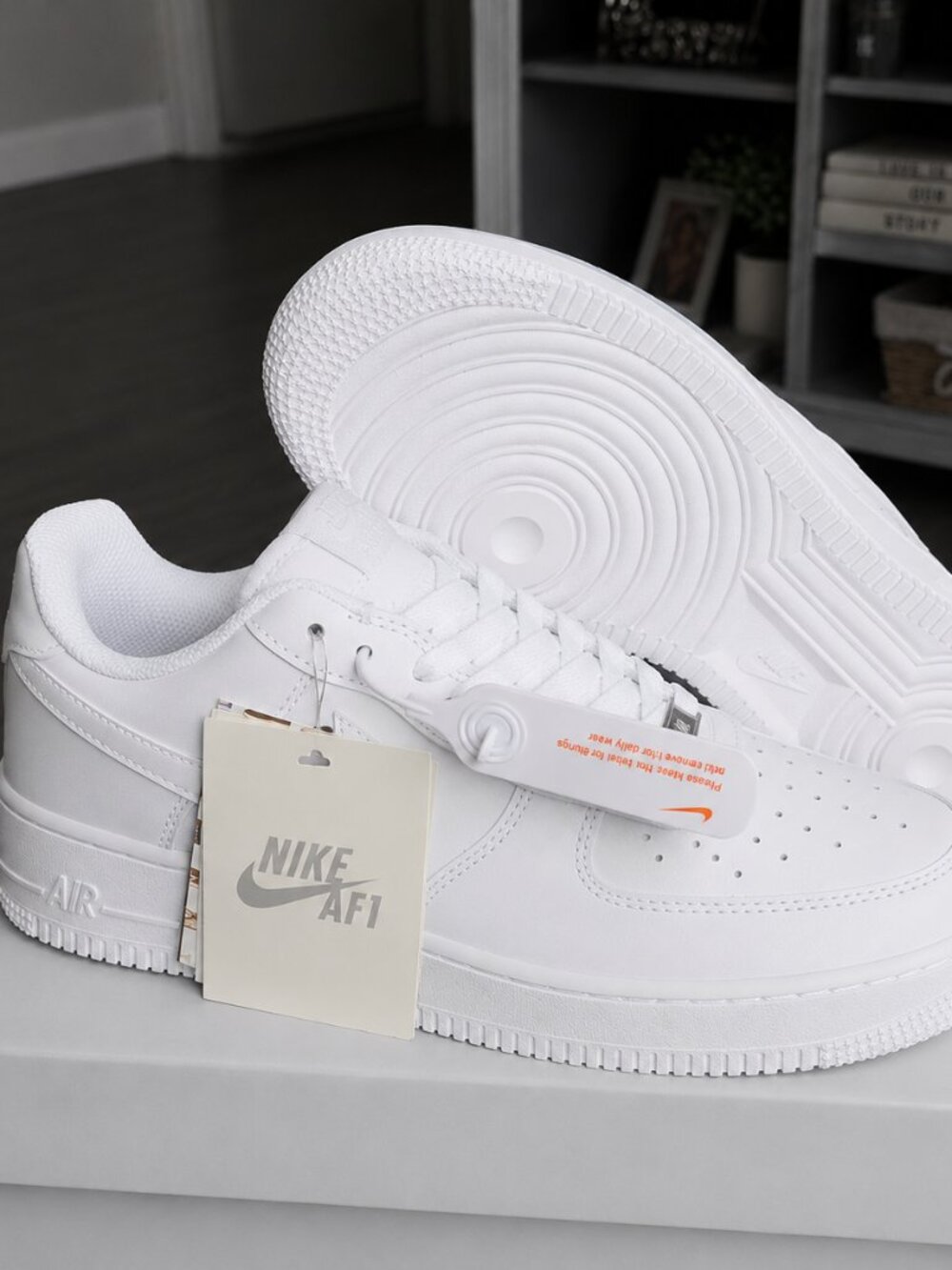 Nike Air Force 1 '07 Triple White 315122-111 Men's Size 7 Women's Size 8.5 New